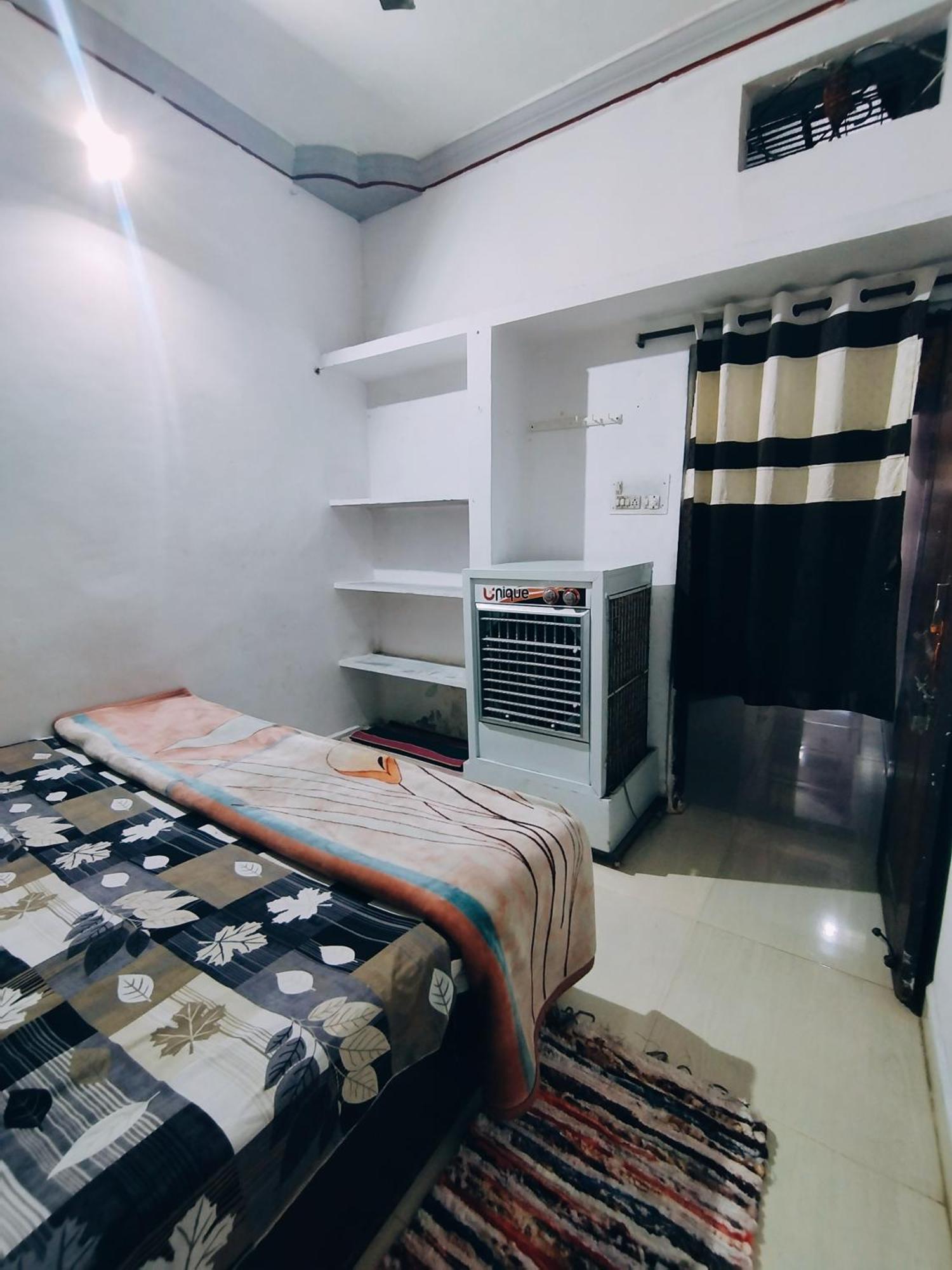 Kalpeshwar Homestay Ujjain Buitenkant foto